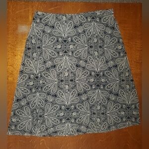 Croft & Barrow Paisleyesque Pattern.  Black and White.  Size PM
